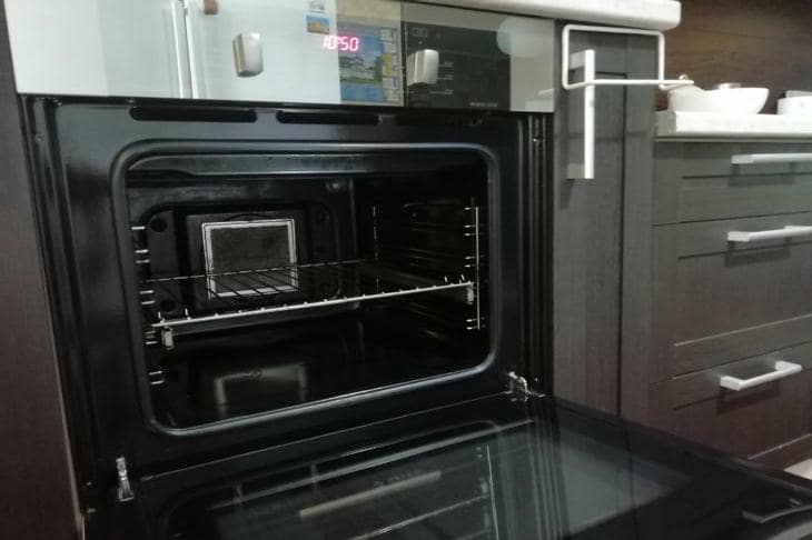 Fırınınız neden eşit şekilde ısınmıyor: bir kağıt parçasıyla unutulmuş bir ritüel