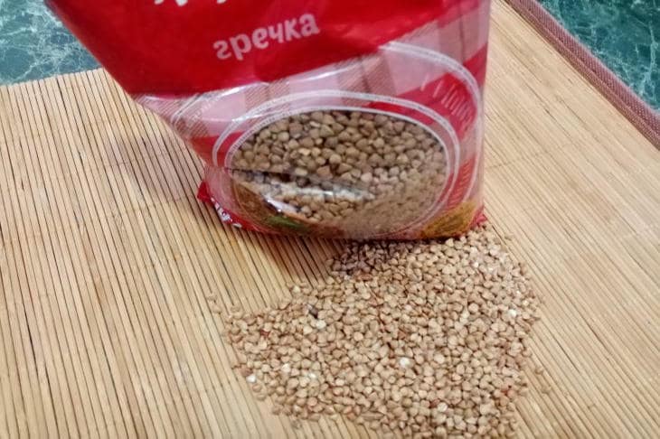 Karabuğdayı pişirmeden önce neden kızartmanız gerekiyor: Restoran karakterli yulaf lapasının sırrı