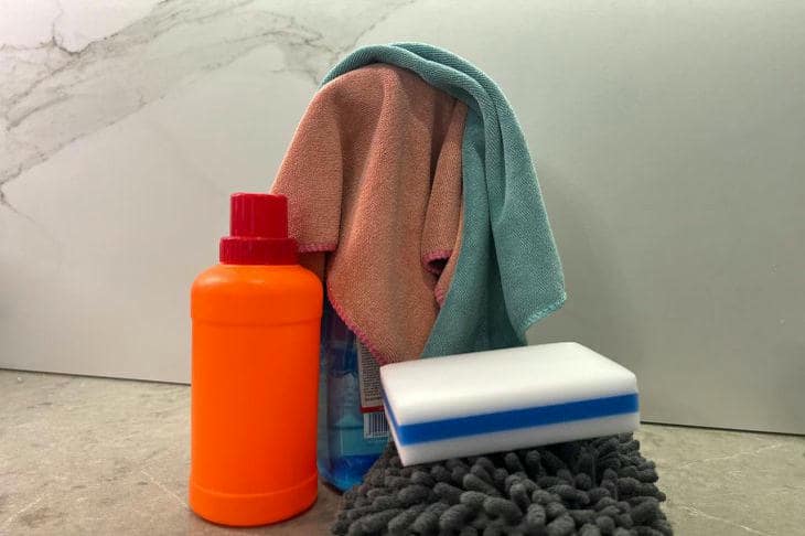 Tozla mücadele etmeyi bırakıp onu kandırmaya başlarsanız ne olur: ev hanımları için hayat tüyoları